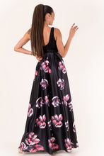 Load image into Gallery viewer, EVA &amp; LOLA FLOWERS DRESS ROYAL BLACK 60006-2
